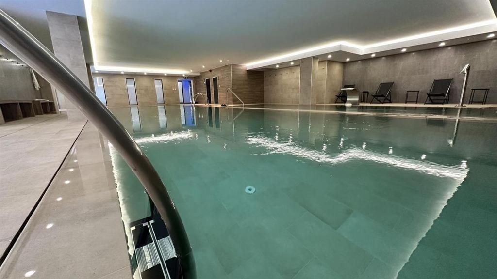 Cp Top Floor Luxury Studio With Spa And Pool 지브롤터 외부 사진